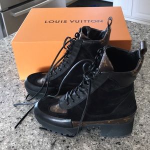 Authentic Laureate platform desert boot